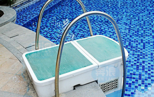 平昌游泳池安装这种壁挂泳池设备，打理泳池更省心